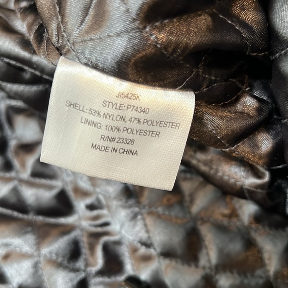 Pendleton nylon and poly Rain jacket - Picture 14 of 15